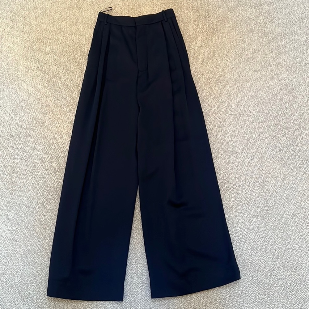 Goop. Navy Blue wide leg slacks. Size 0